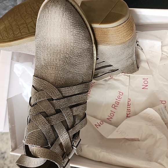 NOT RATED - Picture 2 of 9